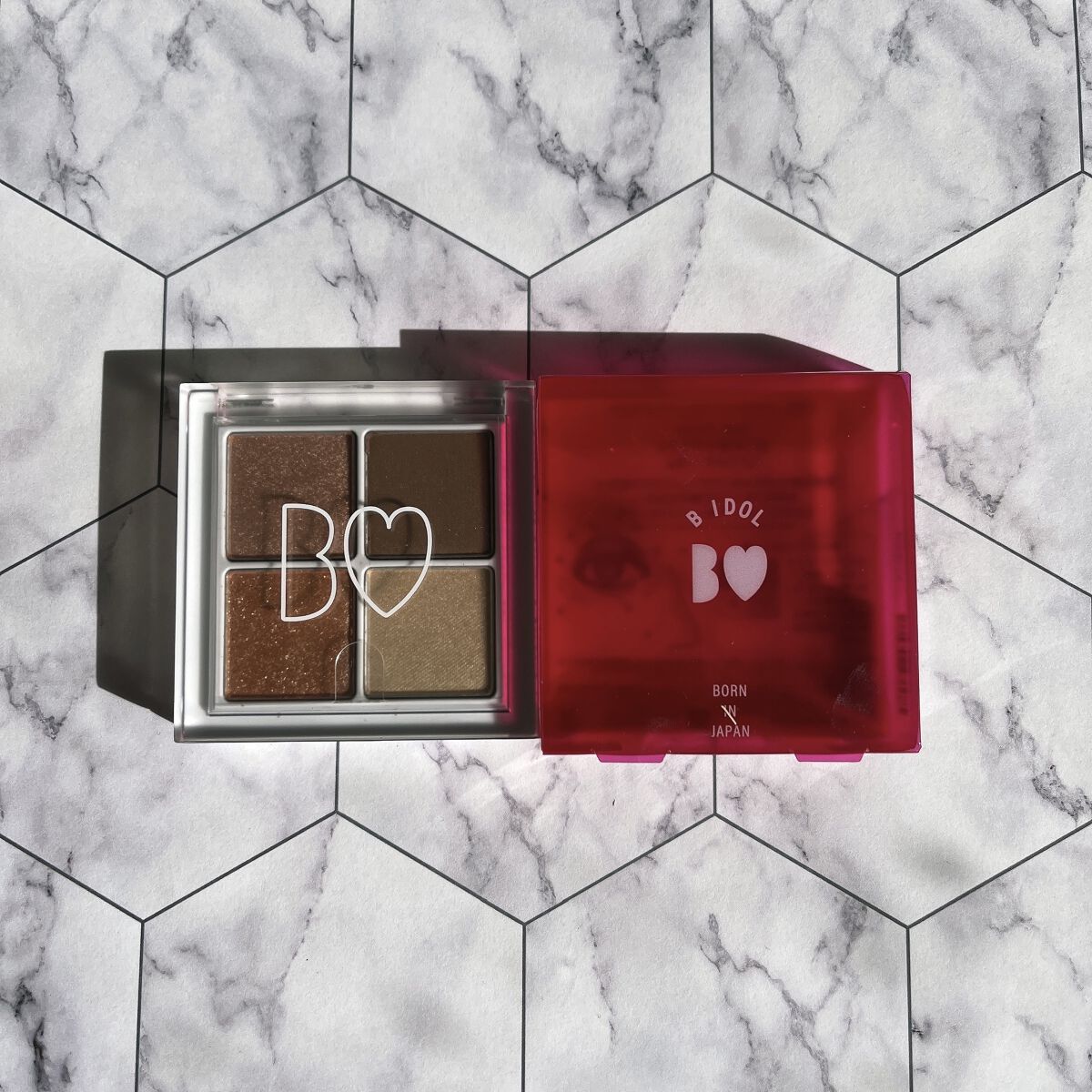 最高のブラウンアイシャドウ🪞👑✨

🐝⋆︎*ﾟ∗🍯


🤎 #B_IDOL #THE_アイパレ
       01 #本命のブラウン
       ¥1,980(taxin)


カラーメイクが大好きな私👩🏻🌈
ブラウンメ