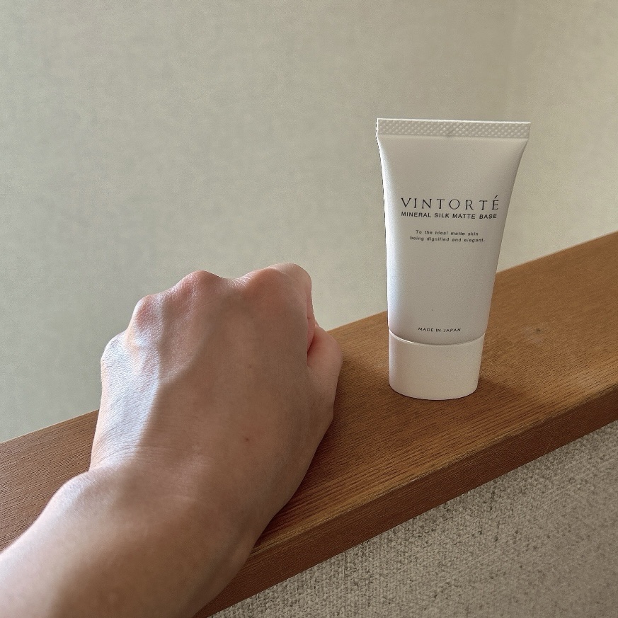 ミネラルシルクマットベース/ヴァントルテ/化粧下地を使ったクチコミ（3枚目）