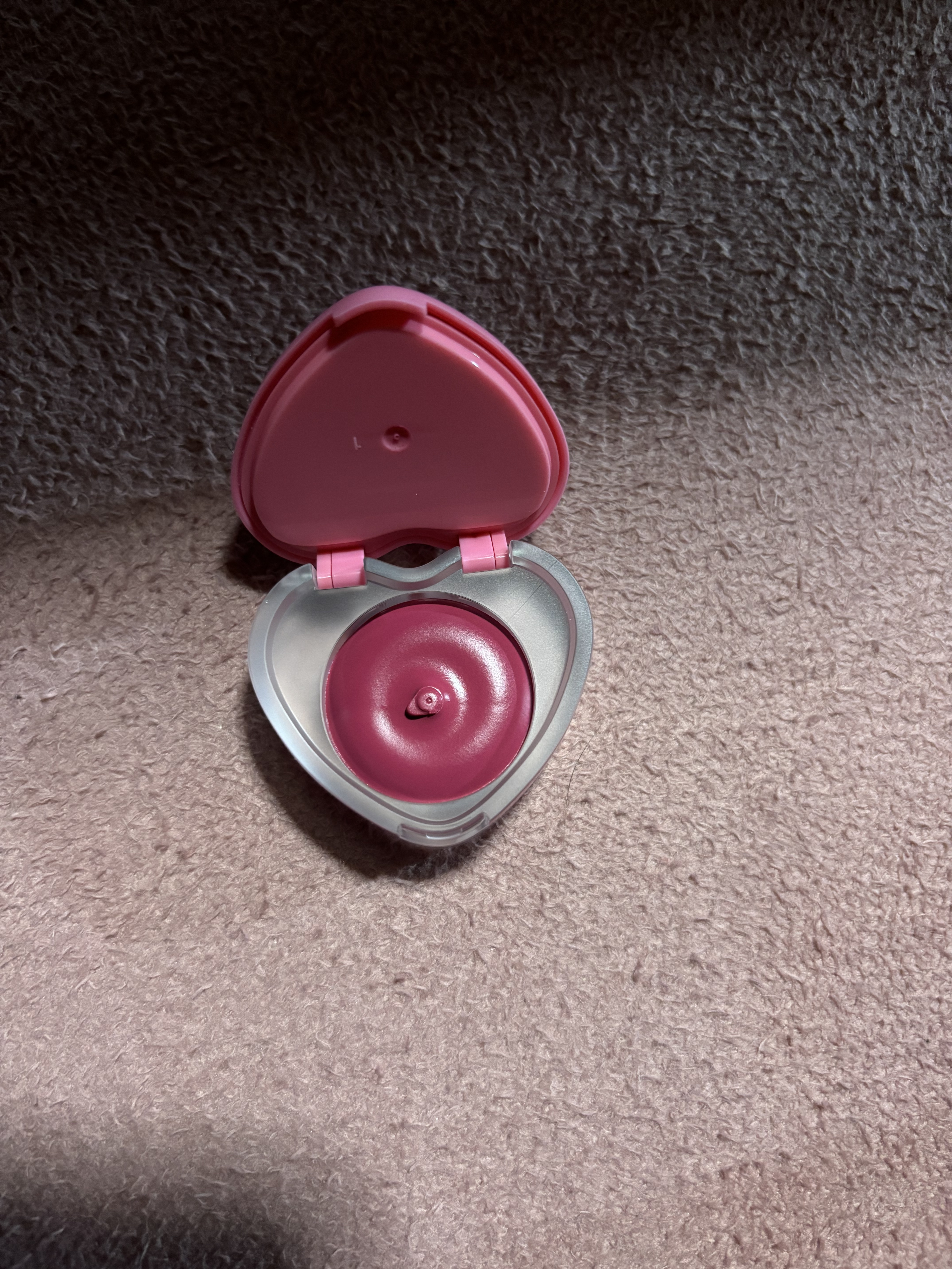 グローイリップグロス ホリデースノーボール/dasique/リップグロスを使ったクチコミ（2枚目）