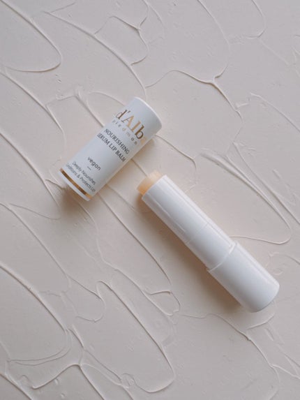 ホワイトトリュフナリシングセラムリップバーム/ダルバ/リップバームを使ったクチコミ(2枚目)