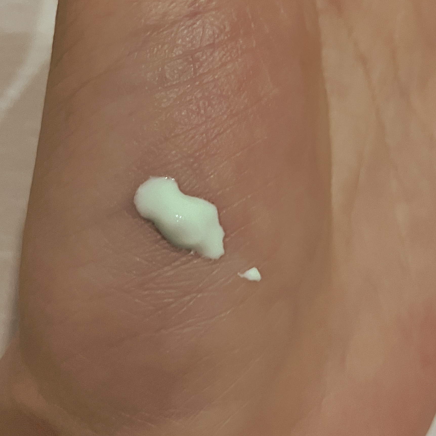 サンカットR トーンアップUV エッセンス/サンカット®/日焼け止めローションを使ったクチコミ（2枚目）