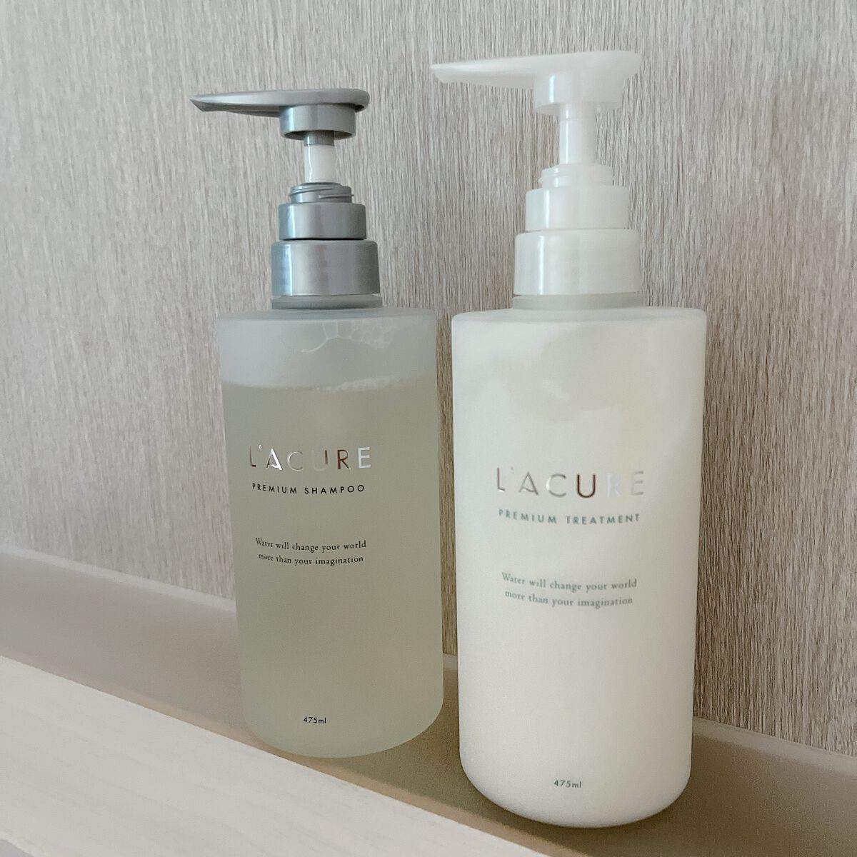 
⁡
⁡
L'ACUREプレミアムシャンプー
L'ACUREプレミアムトリートメント
⁡
髪本来の保水力に着目したシャンプー&トリートメント🧴
⁡
シャンプーはシャバシャバで珍しいテクスチャー
トリートメントはなめらかで乳液のようなテクス