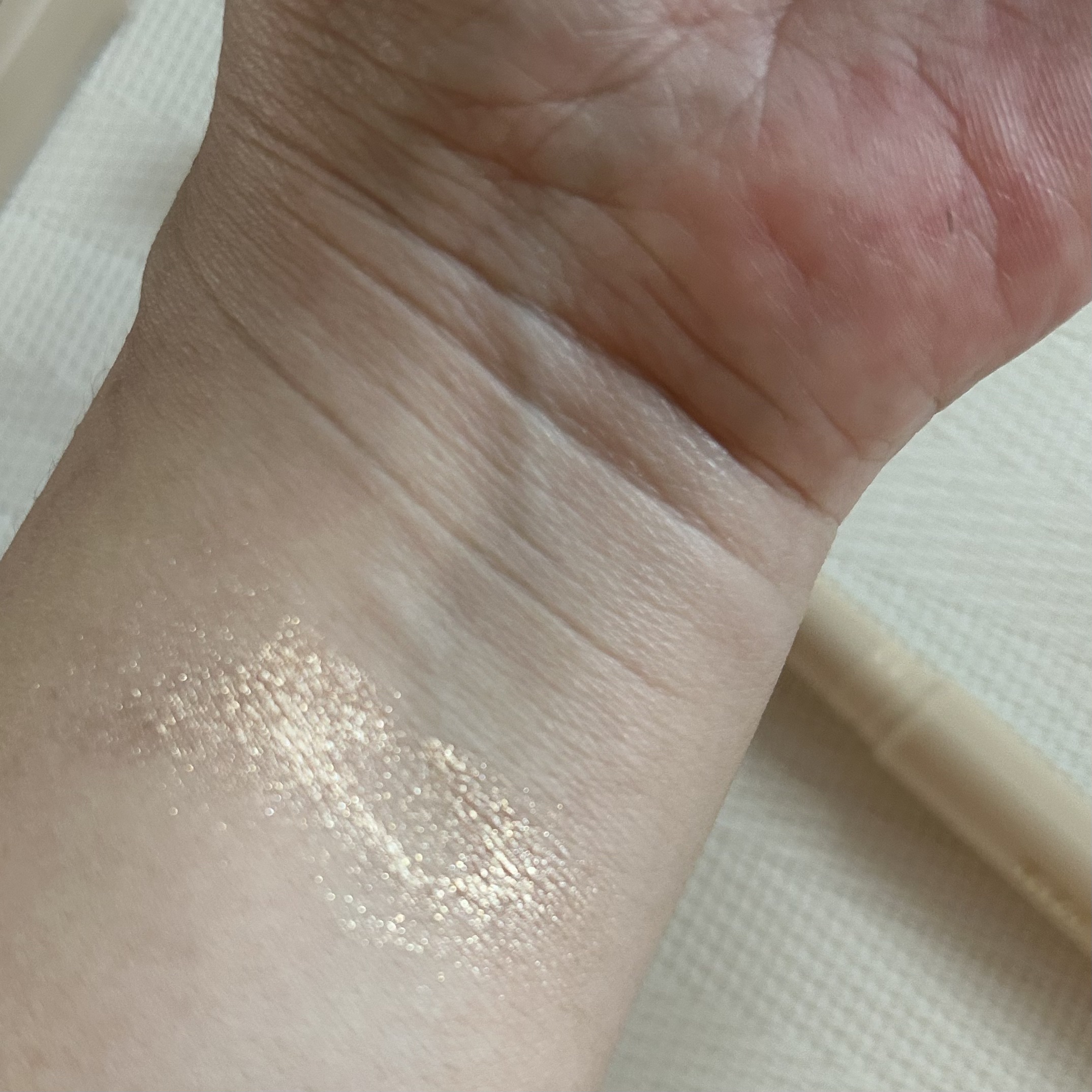 スティックラメシャドウ 01 シャンパンゴールド/ドーリーウインク/スティックアイシャドウを使ったクチコミ（3枚目）