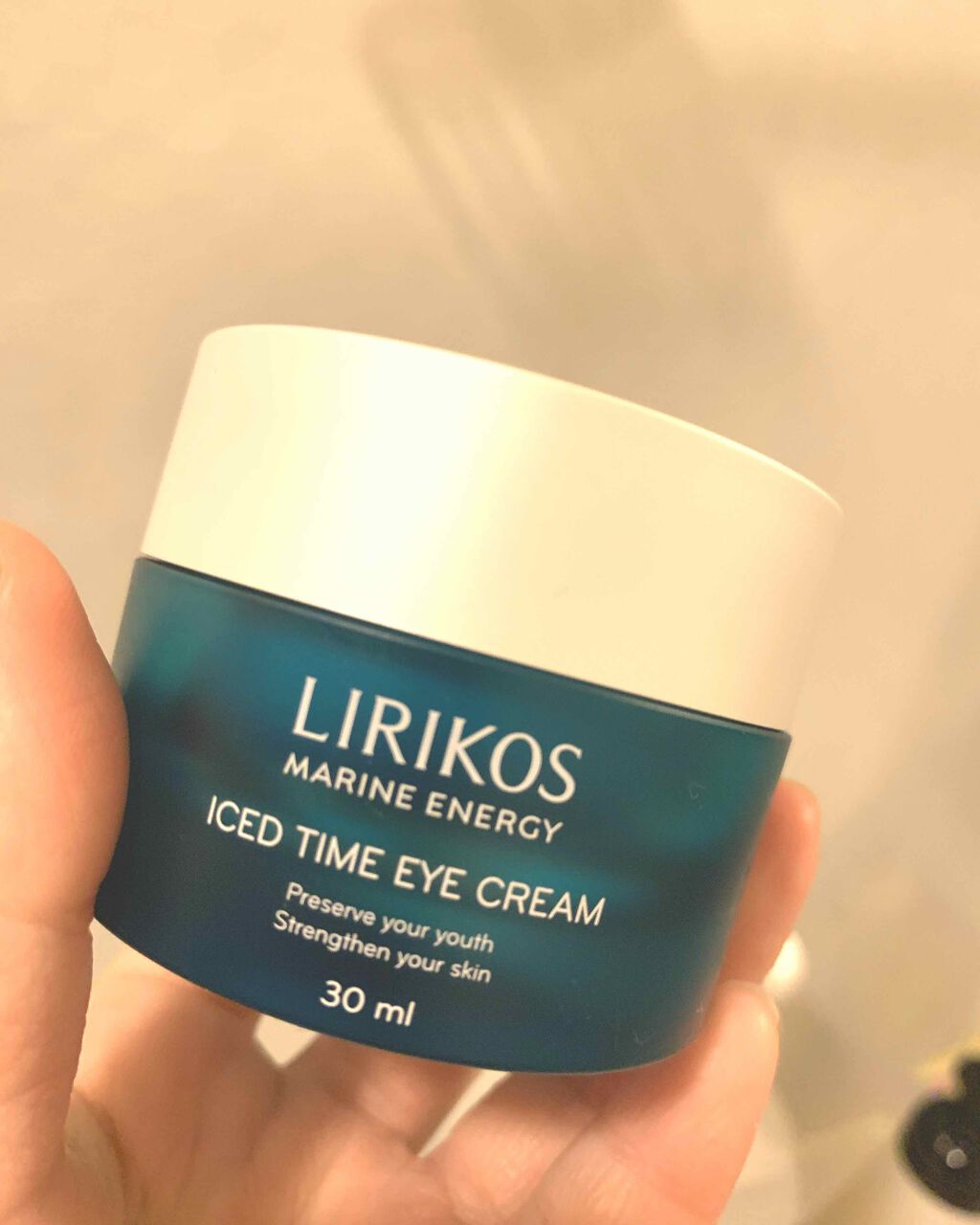 orange_lips_gl4 on LIPS 「LIRIKOSのアイクリームです。韓国のオリーブヤングで店員さ..」(1枚目)