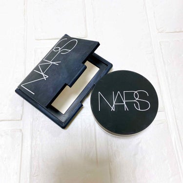 
﻿NARS﻿
ライトリフレクティングセッティングパウダー﻿
ルース﻿
プレストN﻿
﻿
﻿
言わずと知れたリフ粉。﻿
シアーで光沢のある軽いパウダー﻿
﻿
﻿
📌ルースとプレストで感じたこと﻿
﻿
プ