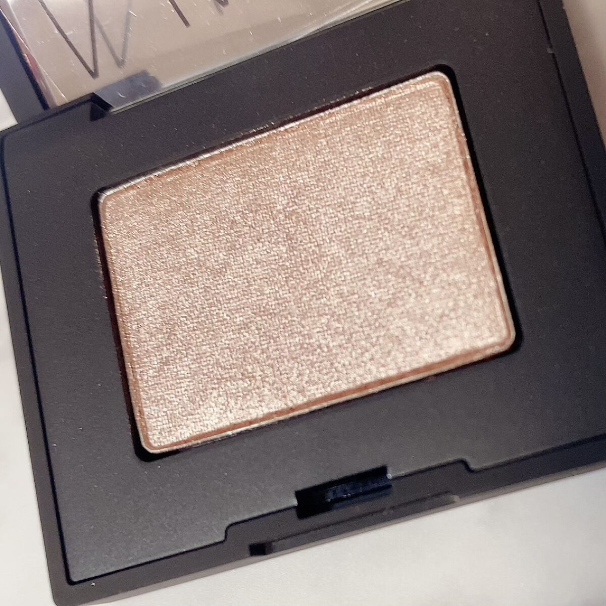 ハードワイヤードアイシャドー/NARS/単色アイシャドウを使ったクチコミ（2枚目）