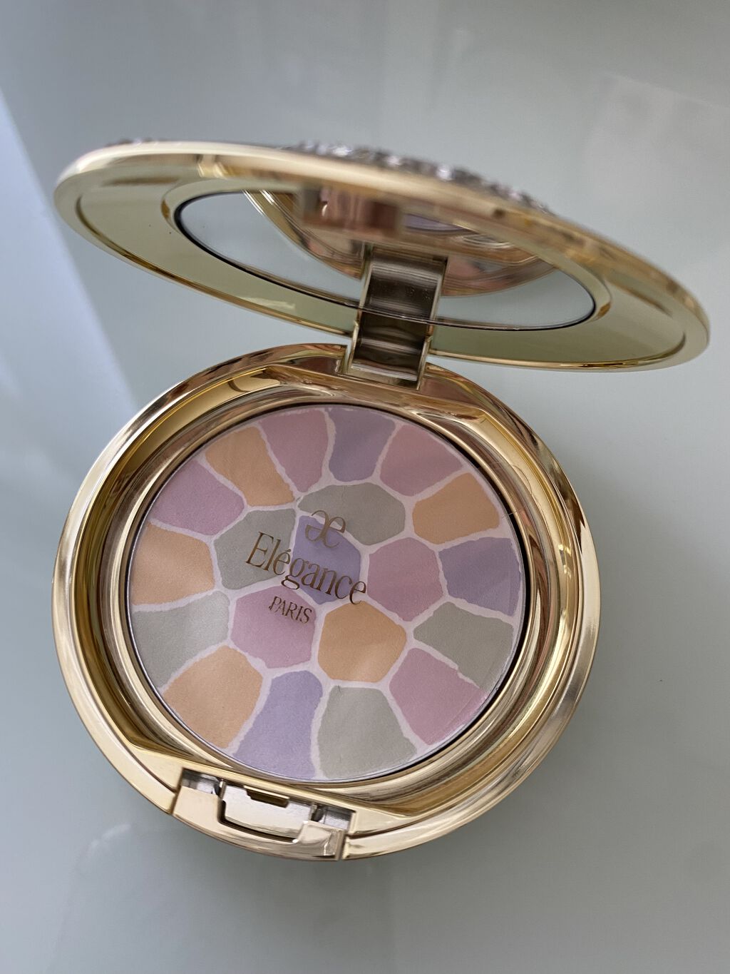 ラ プードル オートニュアンス/Elégance/プレストパウダーを使ったクチコミ（1枚目）