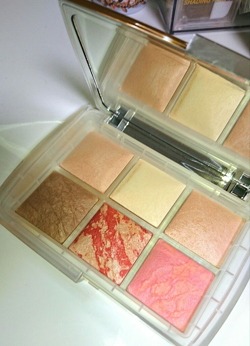 Hourglass Ambient Lighting Powder/HOURGLASS/プレストパウダーを使ったクチコミ(1枚目)