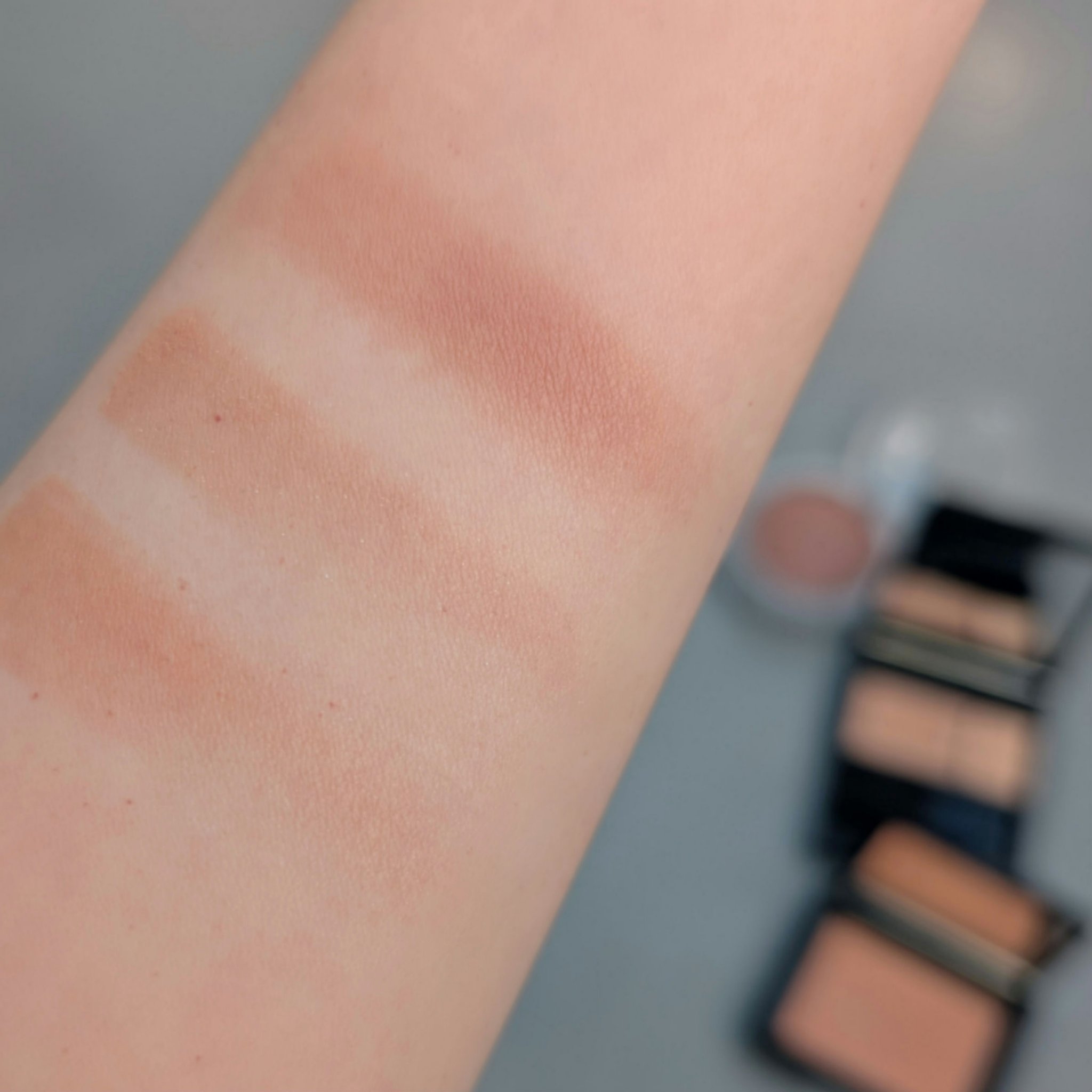 グロープレイ クッショニー ブラッシュ/M・A・C/ジェル・クリームチークを使ったクチコミ（3枚目）