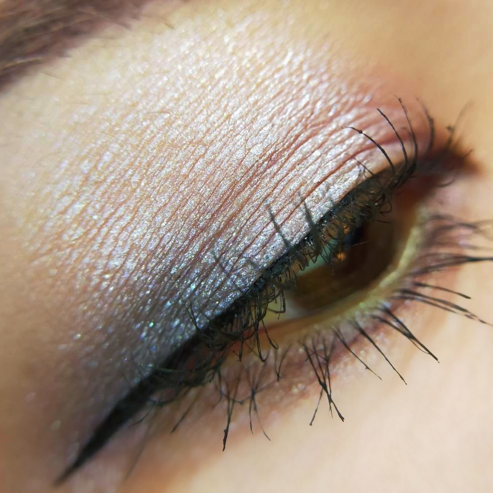 オーラデュウ プリズム イルミネーター ピコ/SHISEIDO/単色アイシャドウを使ったクチコミ（3枚目）