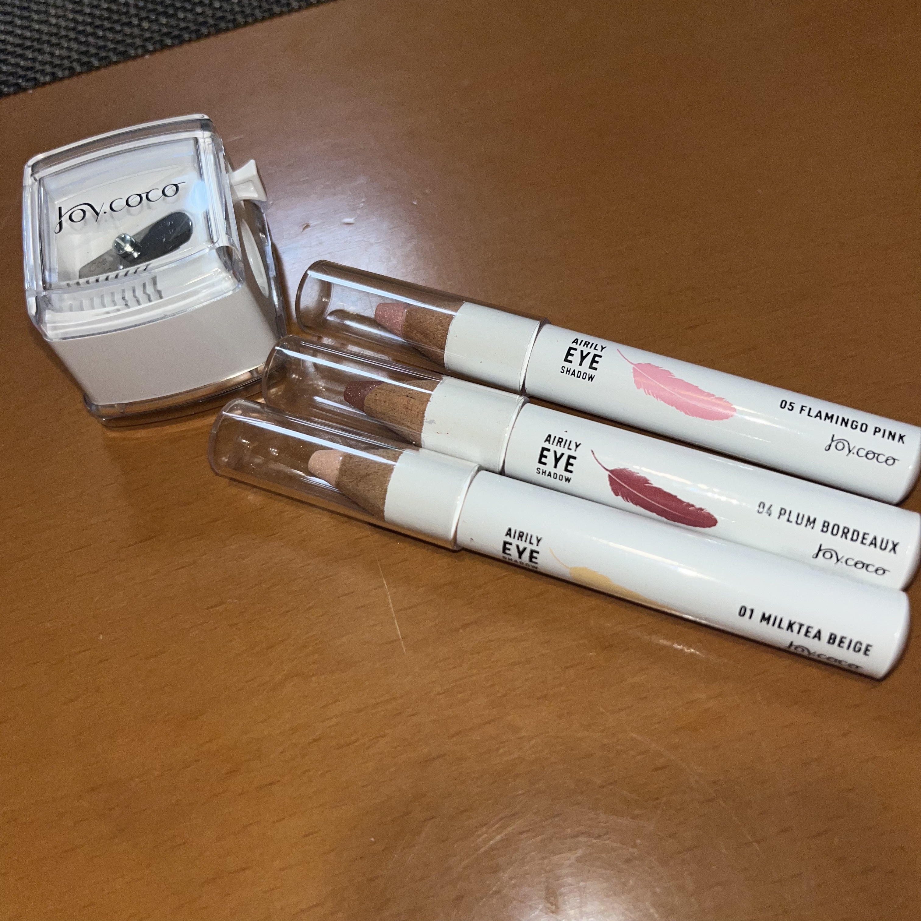 ジョイココ エアリーアイシャドウ/Joy.coco(ジョイココ)/単色アイシャドウを使ったクチコミ（1枚目）