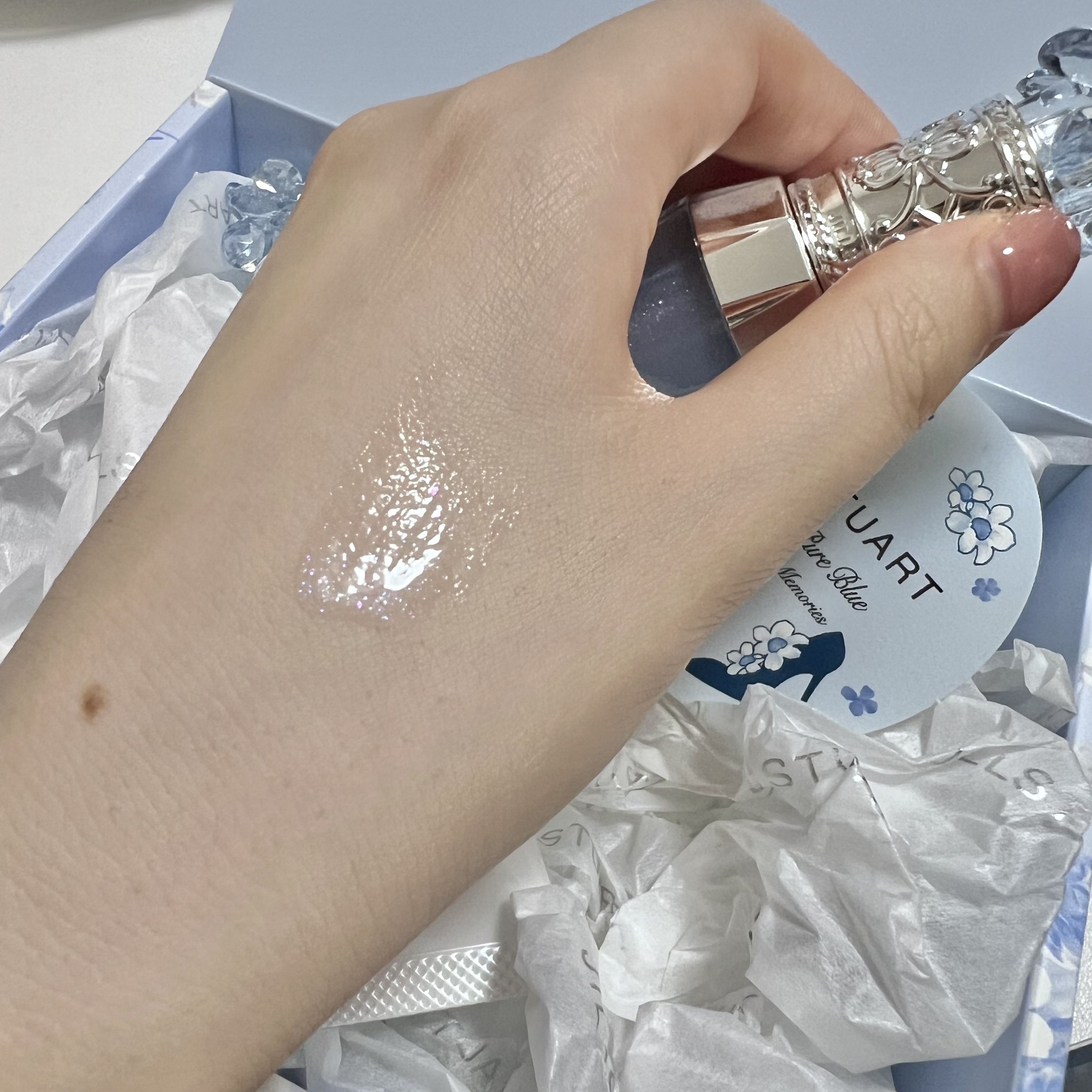 ジルスチュアート サムシングピュアブルー リップブーケ セラム/JILL STUART/リップ美容液を使ったクチコミ（3枚目）