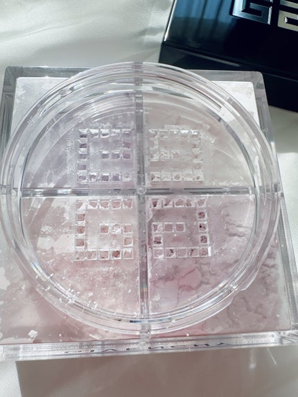 プリズム・リーブル/GIVENCHY/ルースパウダーを使ったクチコミ(4枚目)