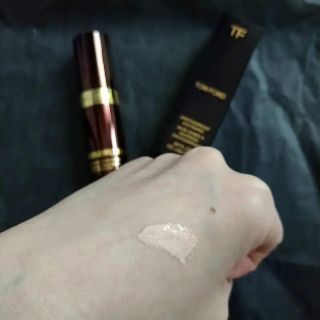 エモーションプルーフ アイ プライマー/TOM FORD BEAUTY/アイシャドウベースを使ったクチコミ（2枚目）