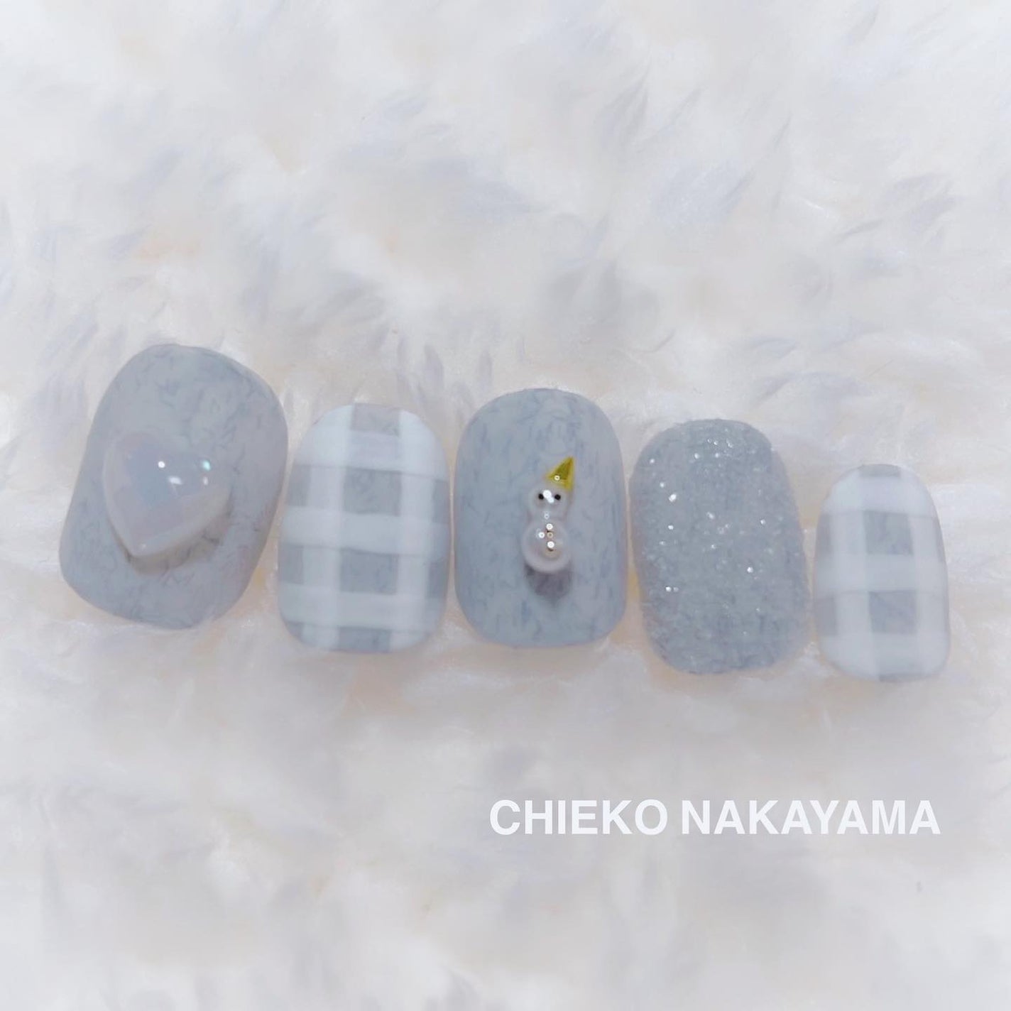 なかやまちえこ on LIPS 「☃️365日ネイル319日め⠀⠀#冬ネイル#winternai..」(1枚目)