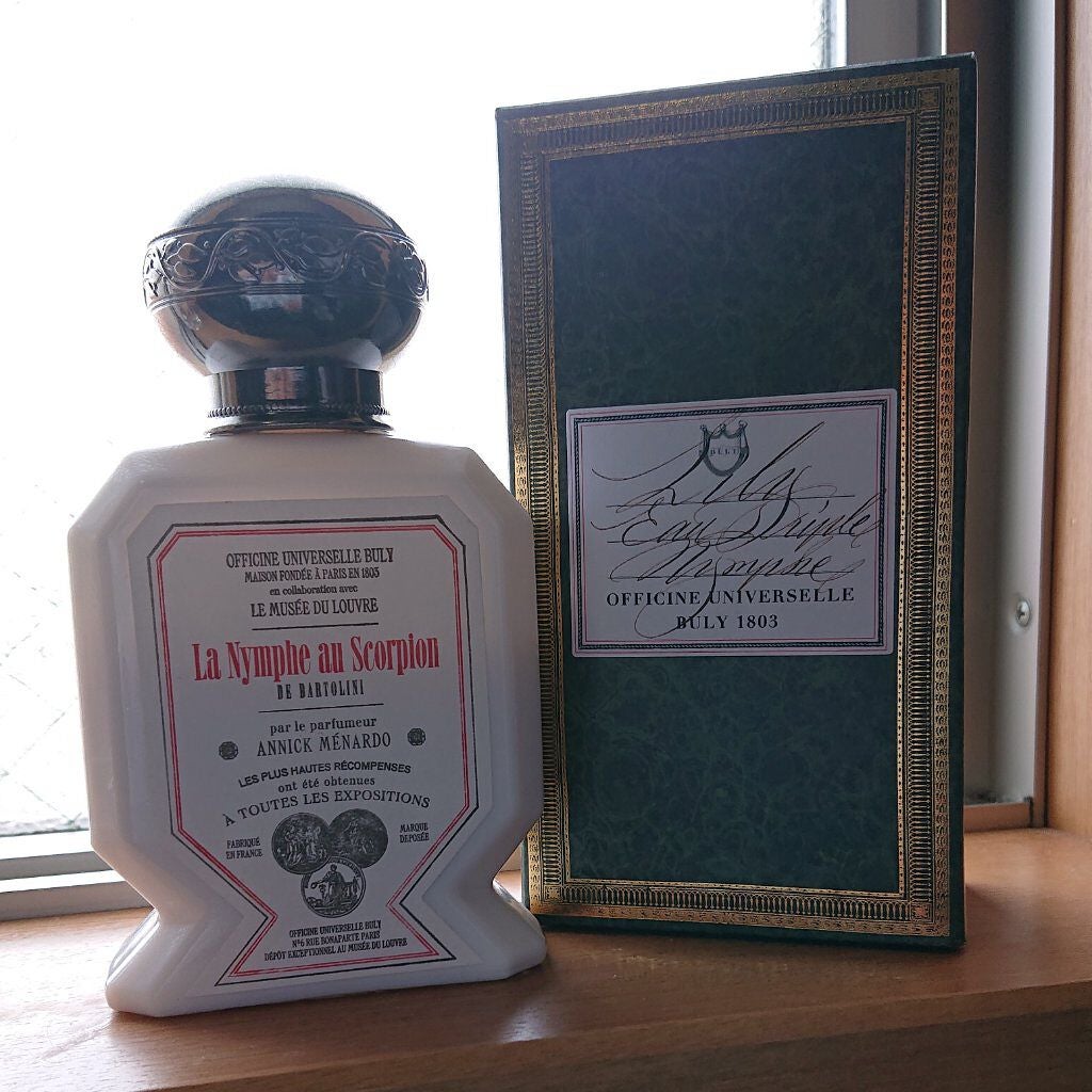 オー・トリプル 「ニンフとさそり」/オフィシーヌ・ユニヴェルセル・ビュリー/香水(レディース)を使ったクチコミ(1枚目)