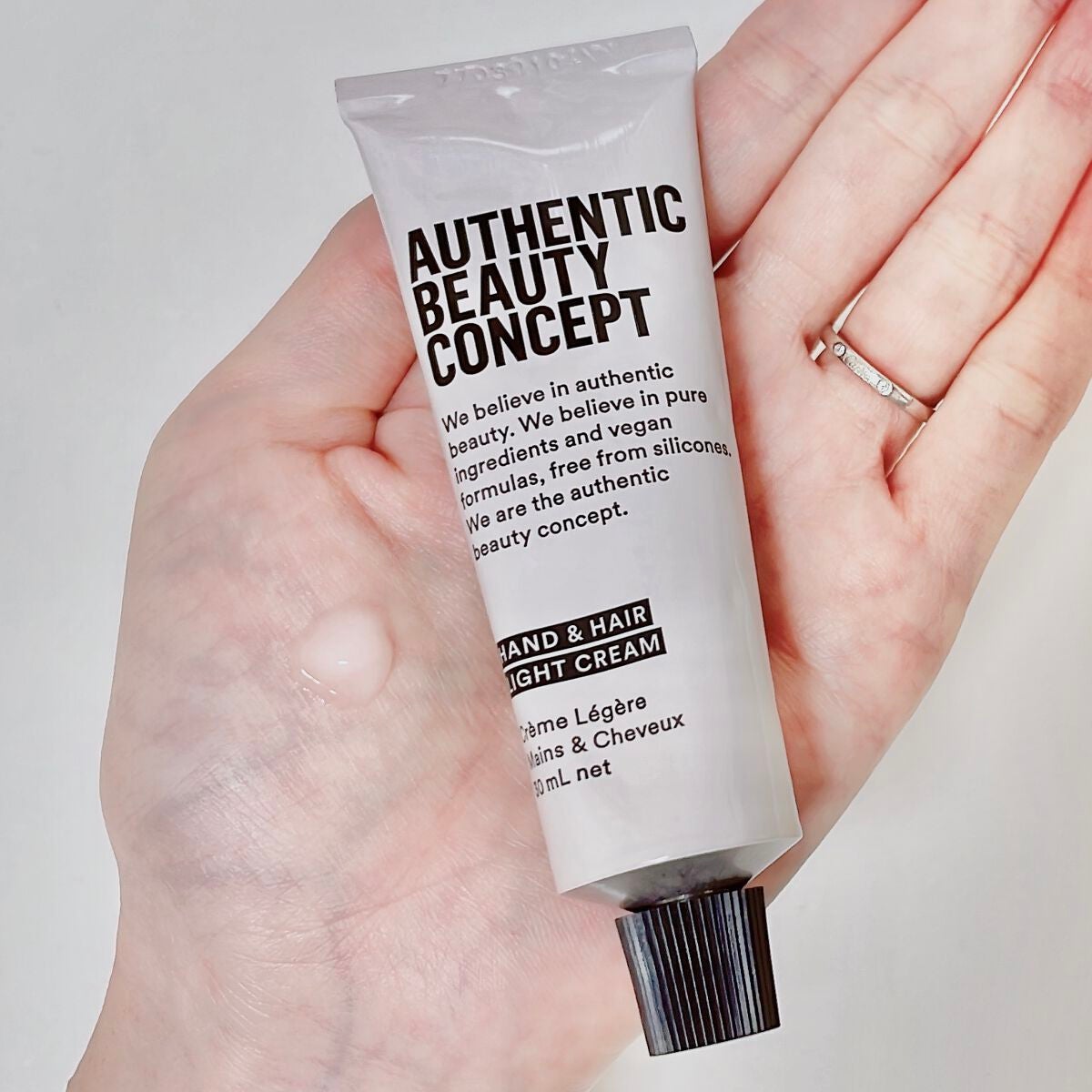 ハンド&ヘア ライトセラム/AUTHENTIC BEAUTY CONCEPT/ハンドクリームを使ったクチコミ(2枚目)