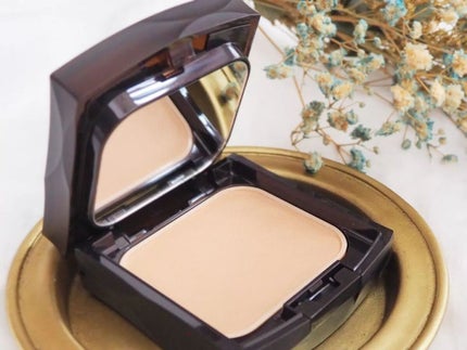 イルミネーティング パウダーファンデーション 専用コンパクト(専用スポンジ付)/est/パウダーファンデーションの画像