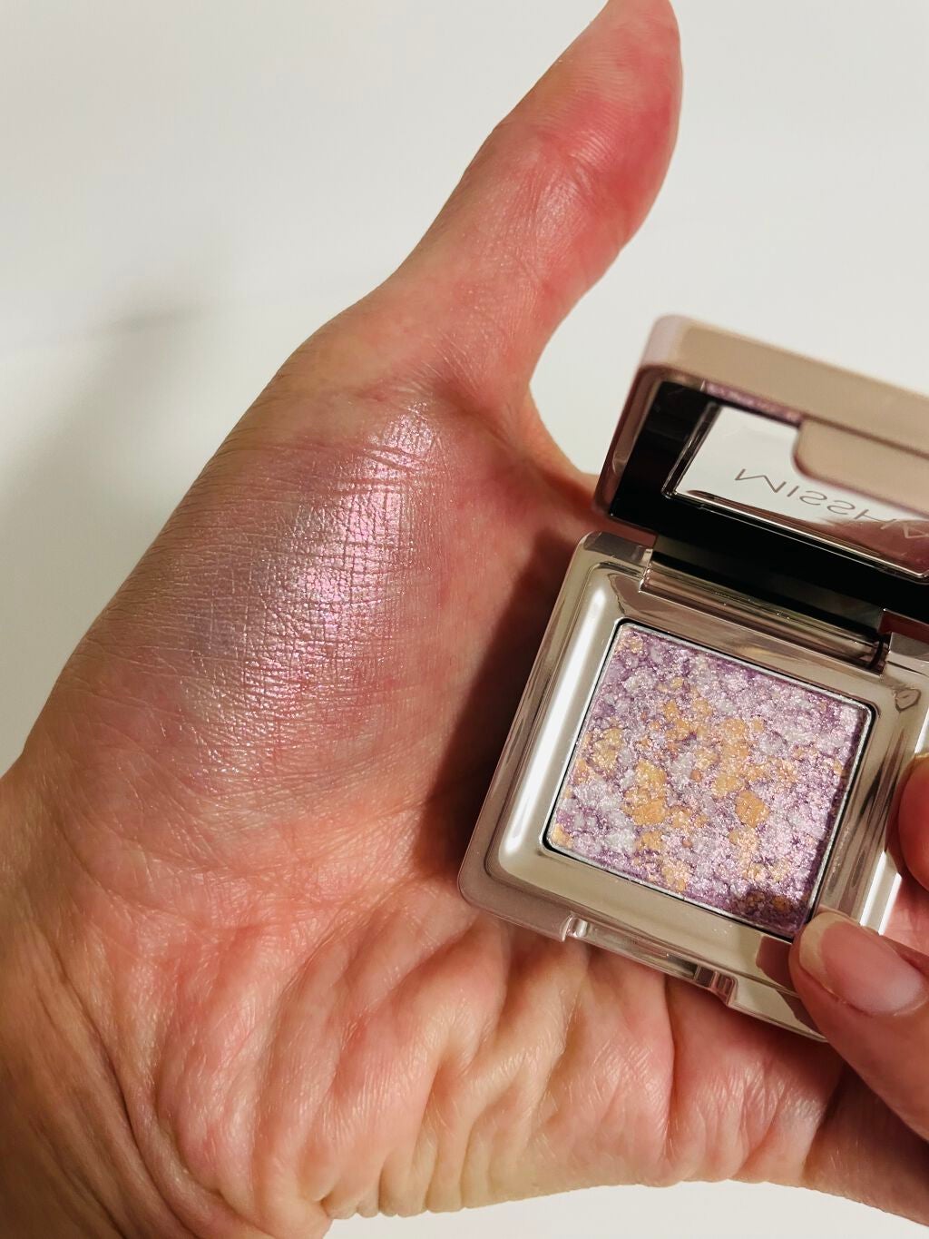 グリッタープリズム シャドウ/MISSHA/グリッターを使ったクチコミ(2枚目)