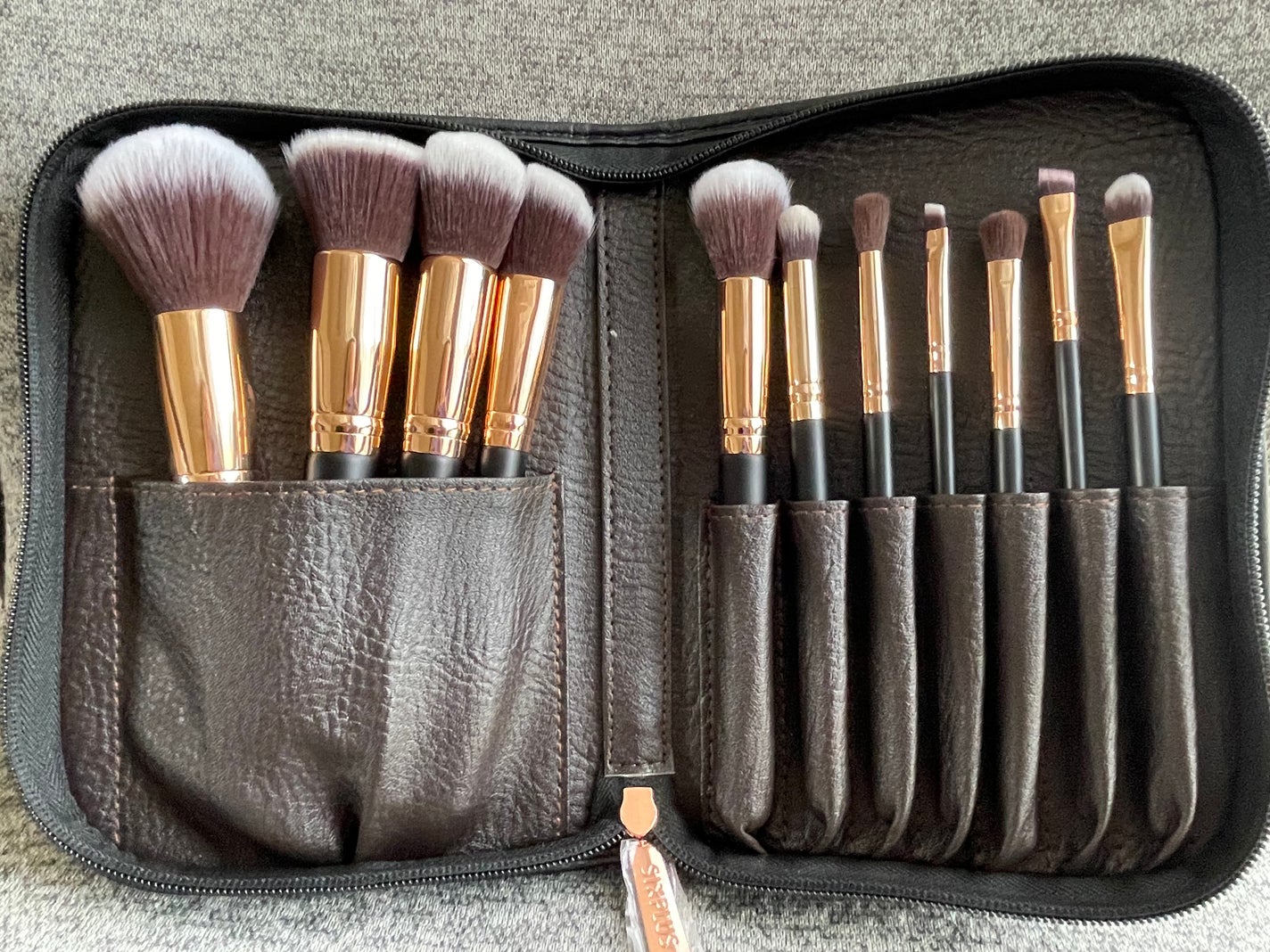 貴族のゴールド メイクブラシ11本セット 化粧ポーチ付き/SIXPLUS/メイクブラシを使ったクチコミ(1枚目)
