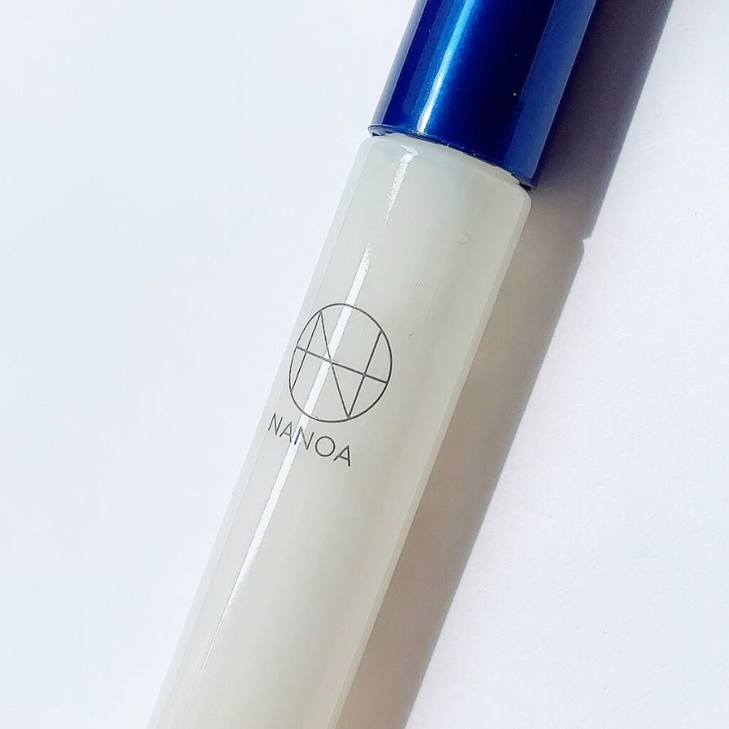 しぃ on LIPS 「NANOAまつげ美容液紹介したいと思います🤍【使用感想】サラサ..」(3枚目)