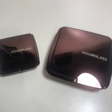 Hourglass Ambient Lighting Powder/HOURGLASS/プレストパウダーを使ったクチコミ（1枚目）