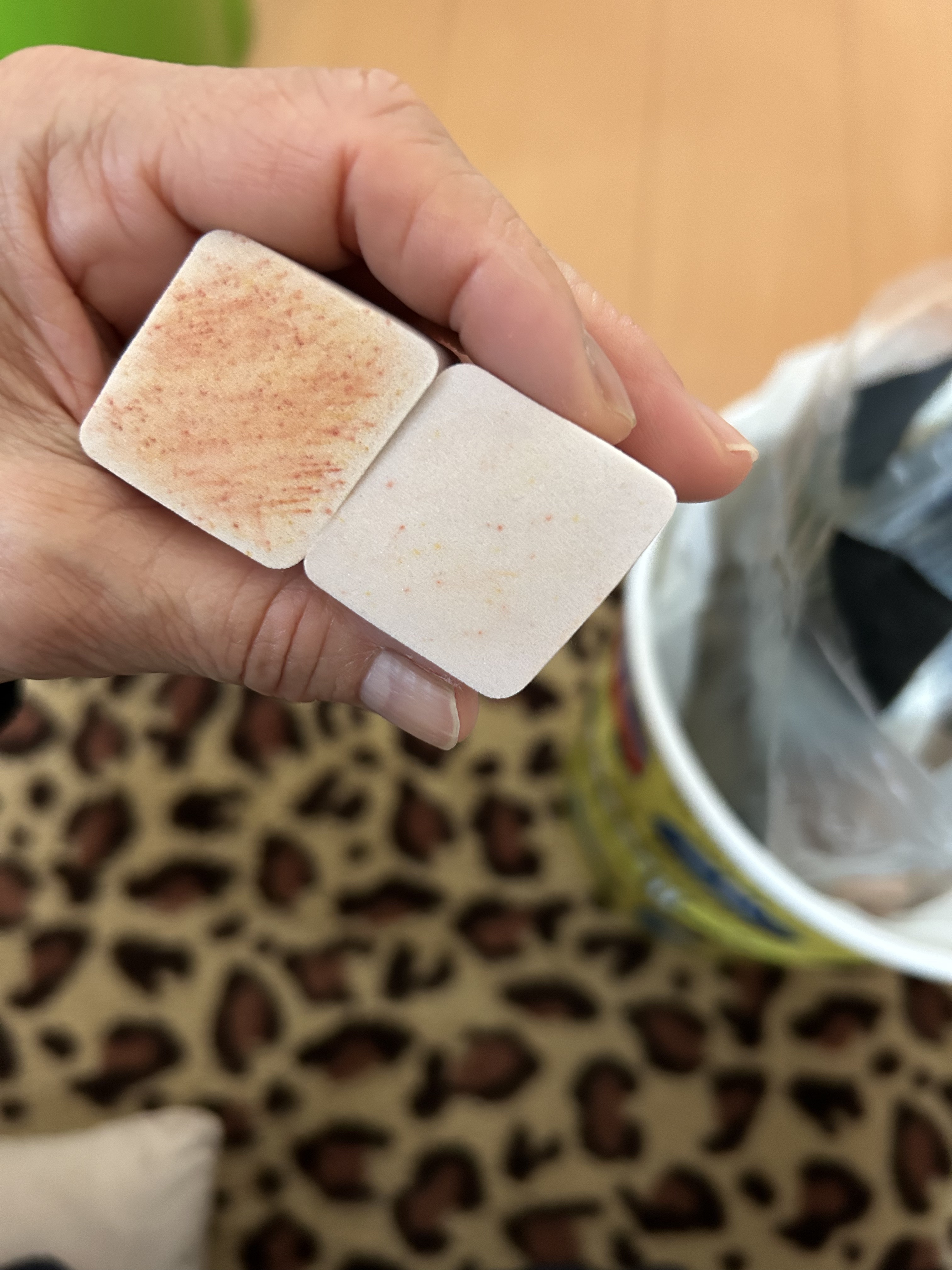 メイクアップスポンジ（１５個、ダイヤモンド形）/DAISO/パフ・スポンジを使ったクチコミ（1枚目）