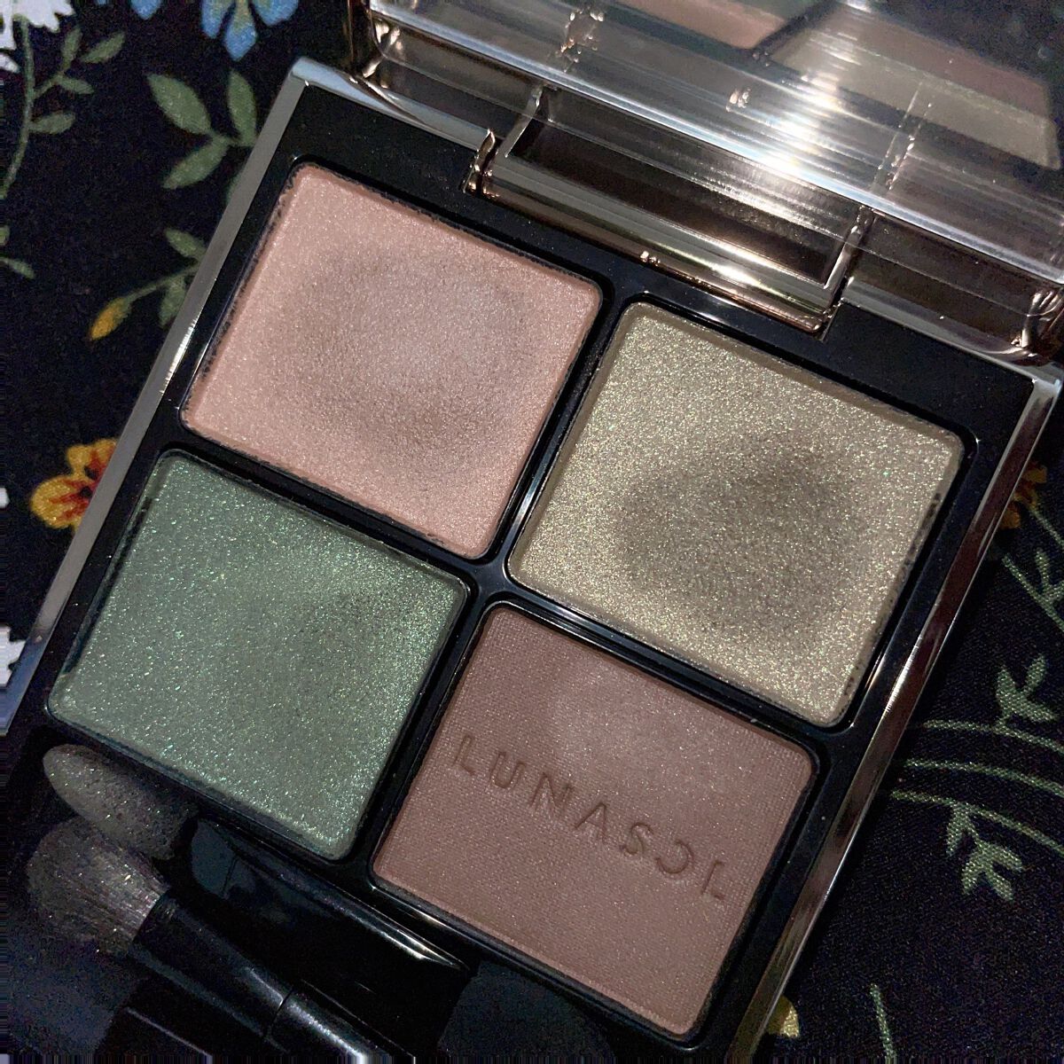 アイカラーレーション 10 Vintage Moss/LUNASOL/アイシャドウパレットを使ったクチコミ（2枚目）