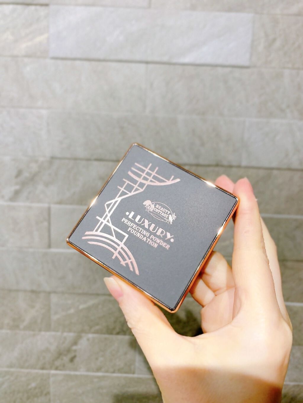 日高 on LIPS 「SNSを見ていて、東南アジアのコスメが気になってきたの。美容と..」(9枚目)