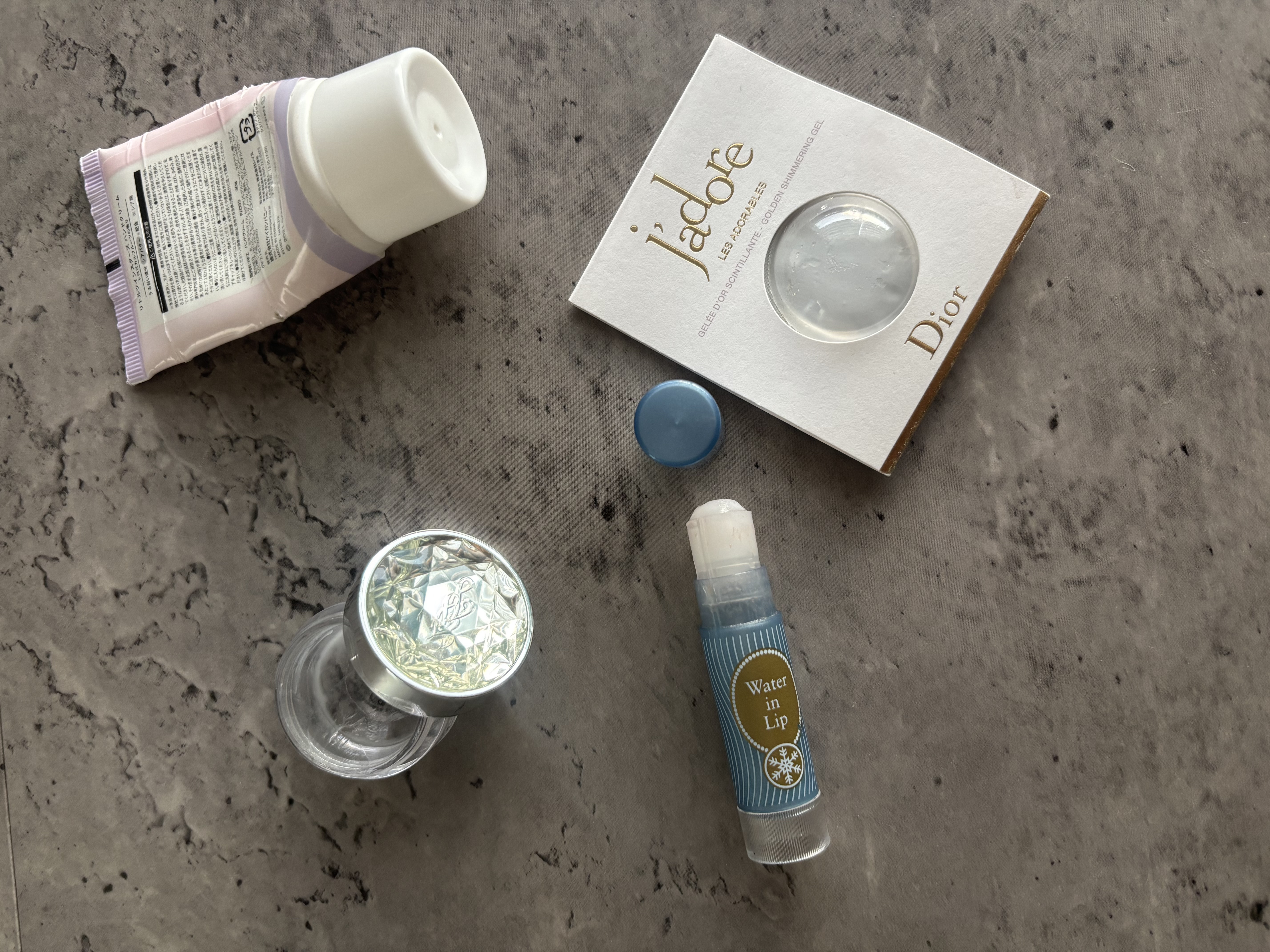 ジルスチュアート リップバーム ドリーミースターズギフト リップバーム ブルーミングペアー/JILL STUART/リップバームを使ったクチコミ（2枚目）