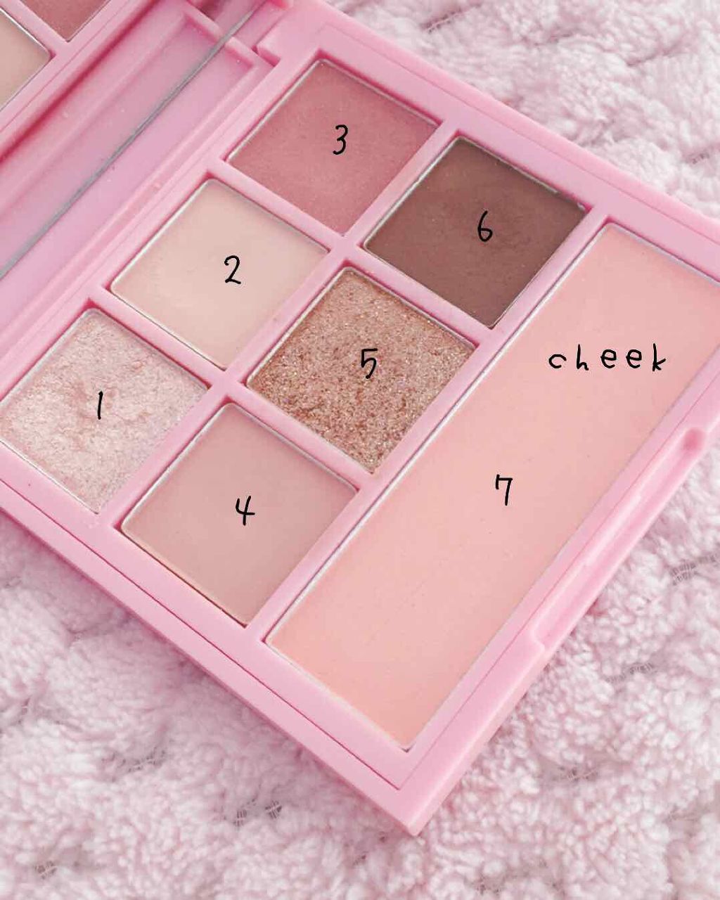 MAISON KITSUNE MULTI COLOR PALETTE/3CE/アイシャドウパレットを使ったクチコミ（2枚目）