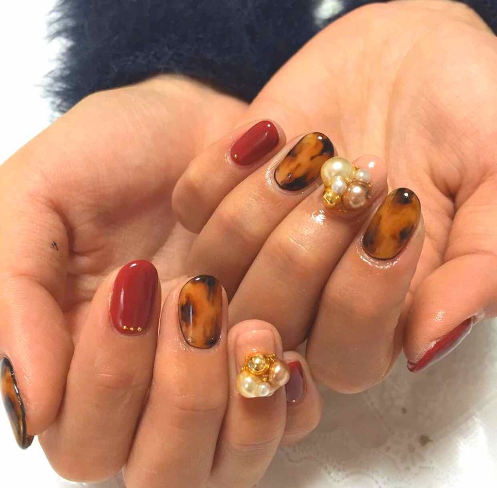 おまめ💅 on LIPS 「#とっておき手元コーデクリスマスにぴったりボルドーカラーの辛口..」(1枚目)