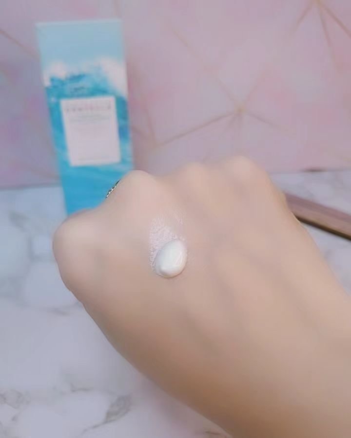 ヒアルーシカ ウォーターフィット サンセラム/SKIN1004/日焼け止めローションを使ったクチコミ（3枚目）