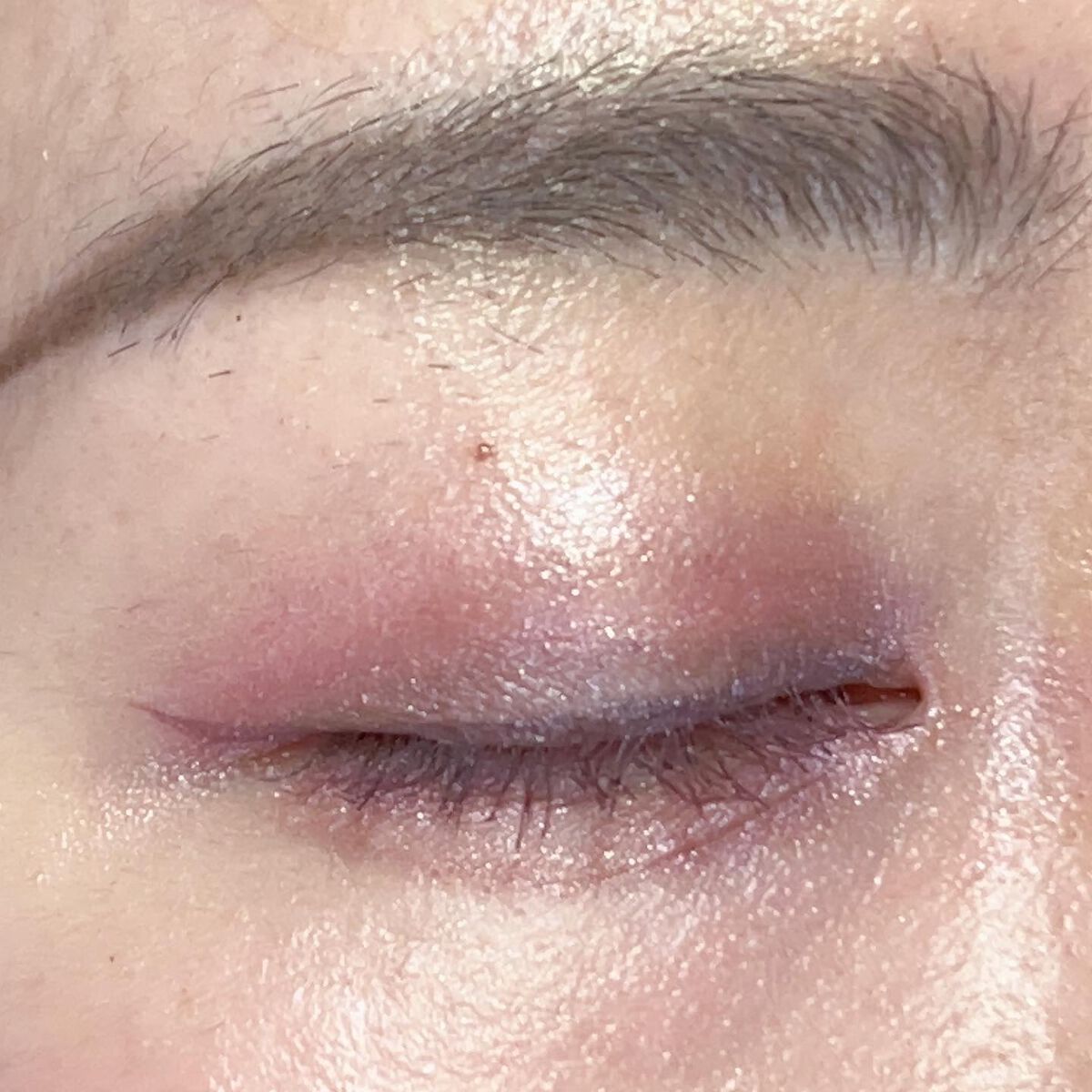 ろく on LIPS 「【バレンタインデーメイク💝】今日はいちごチョコをイメージして甘..」(3枚目)