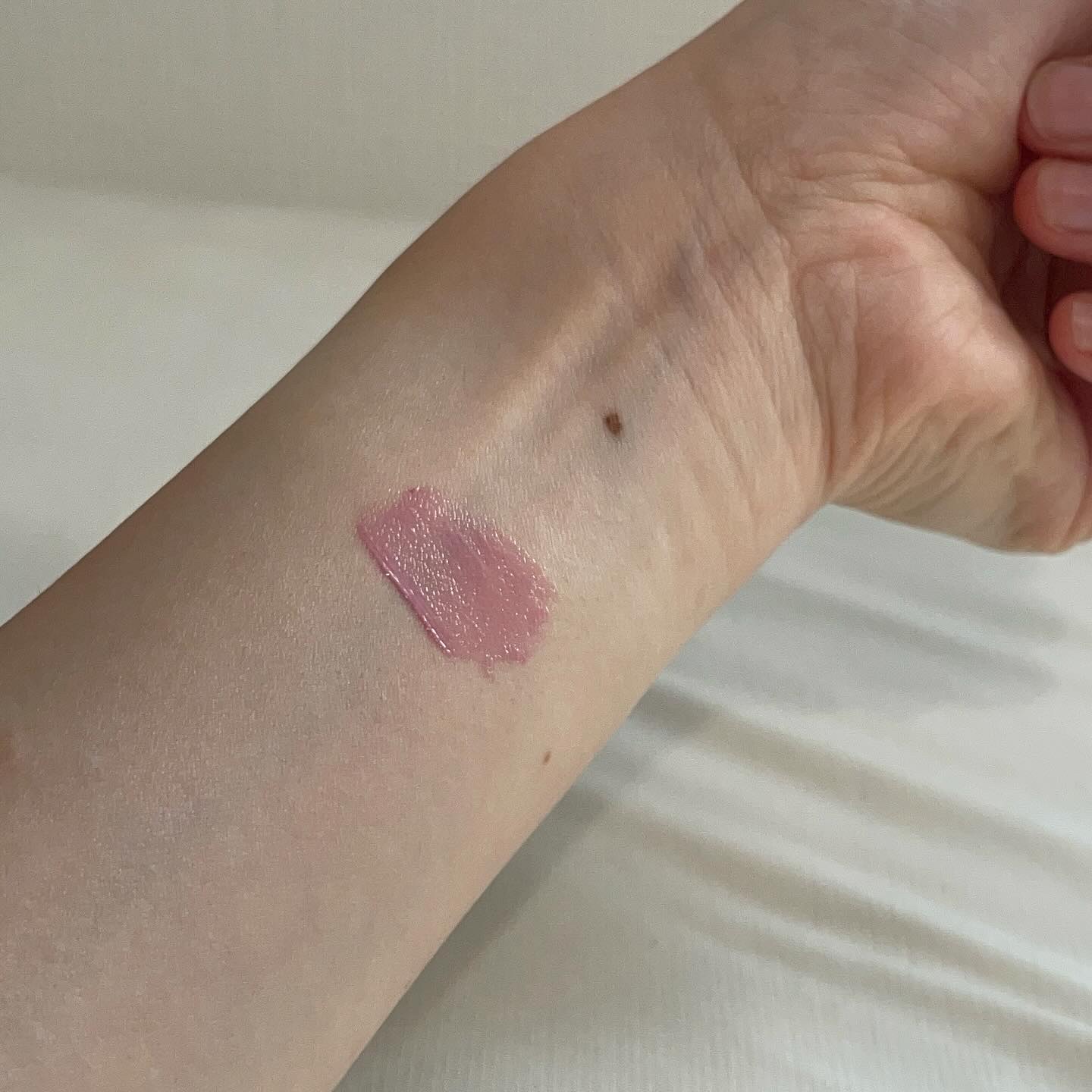 デューイーリキッドチーク LC003 クールフラッター/hince/リキッドチークを使ったクチコミ（3枚目）