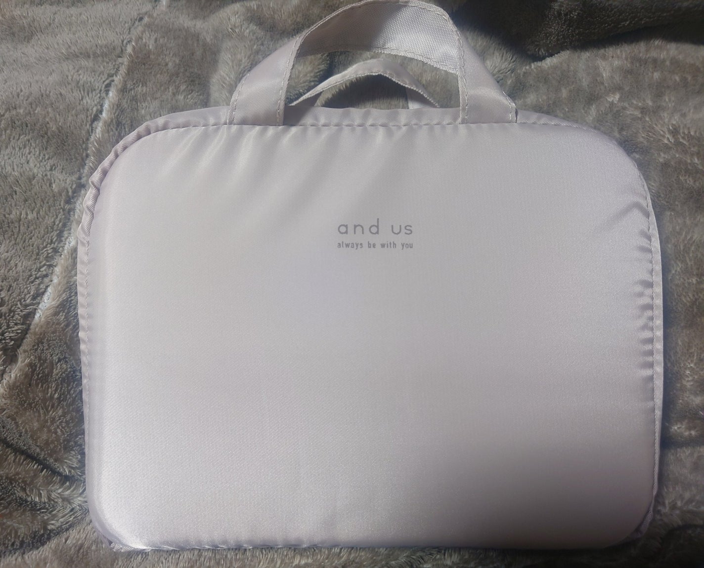 ゆかこ on LIPS 「3COINSのandusのポーチです。大容量スリムポーチって言..」(1枚目)