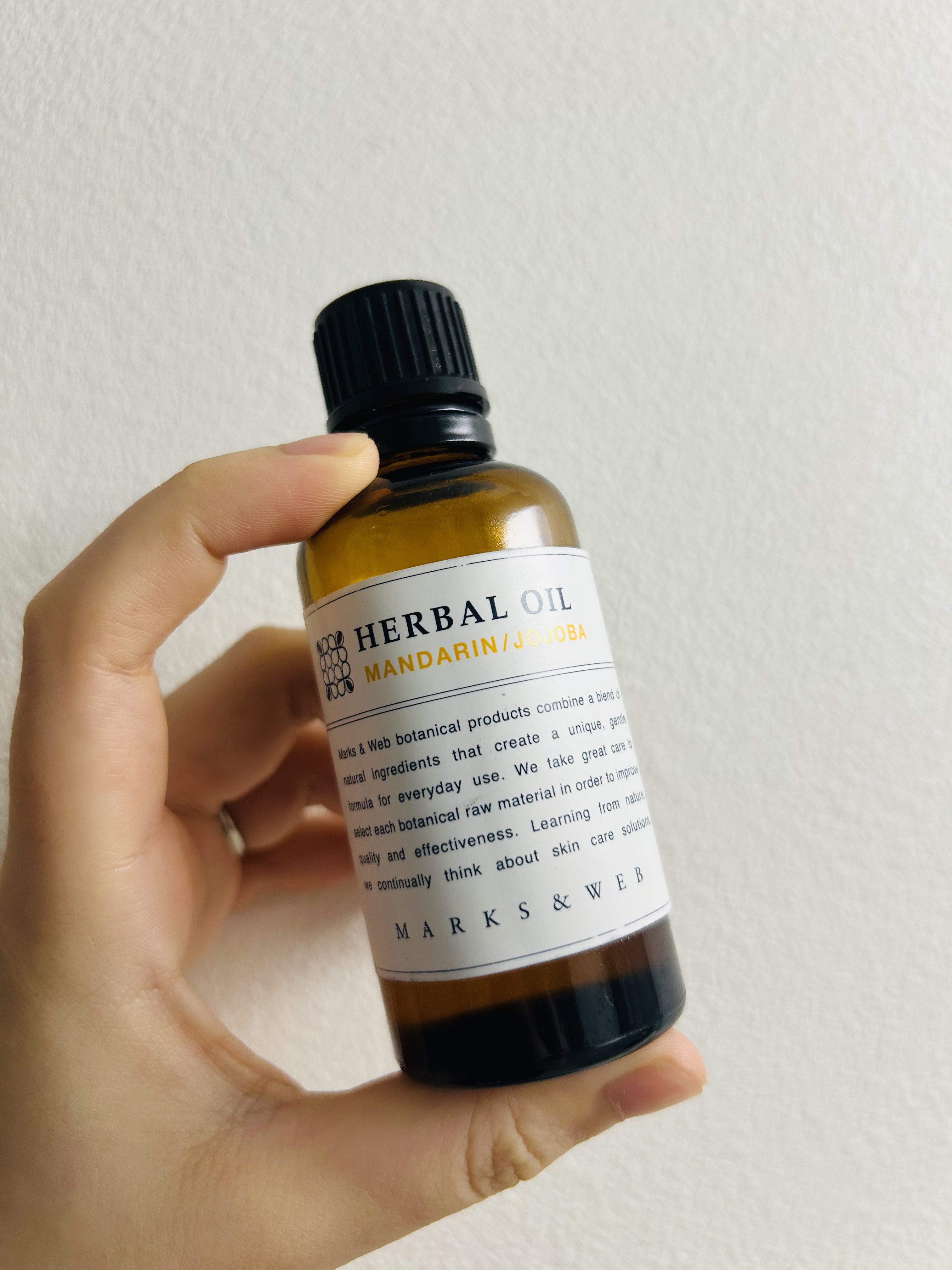 ハーバルオイル マンダリン／ホホバ/MARKS&WEB/ボディオイルを使ったクチコミ（2枚目）