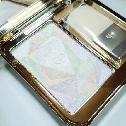 ル・レオスールデクラ 203/クレ・ド・ポー ボーテ/パウダーハイライトの画像