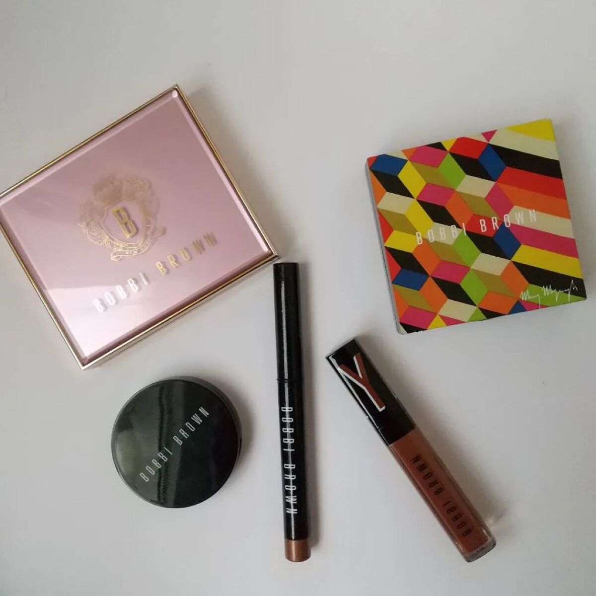 ピンク グロウ リュクス アイシャドウ パレット/BOBBI BROWN/アイシャドウパレットを使ったクチコミ（1枚目）