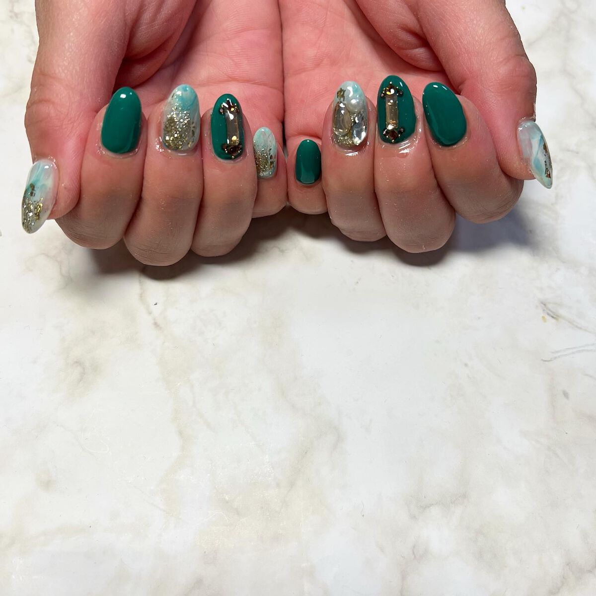 #夏ネイル,#緑ネイル,#ネイル,#ニュアンスネイル,#スカルプネイル,#ジェルネイル,#ママネイル,#ギャルネイル,#大人ネイル,#派手ネイル,#やり放題ネイル,#城陽ネイル,#京都ネイル,#大阪ネイル,#奈良ネイルのネイルデザイン