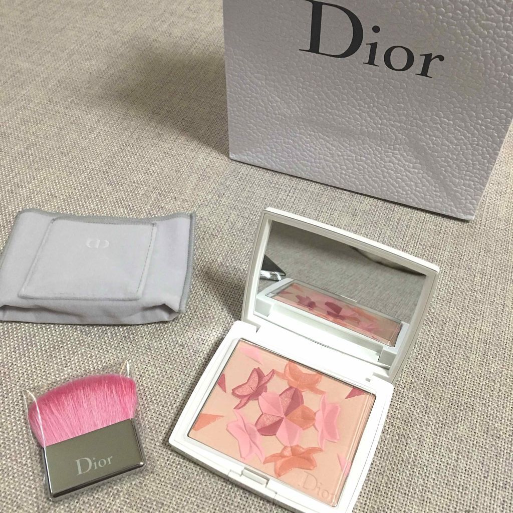 スノー ブラッシュ&ブルーム パウダー/Dior/パウダーチークを使ったクチコミ(1枚目)