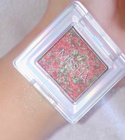 グリッタープリズム シャドウ/MISSHA/グリッターを使ったクチコミ(1枚目)