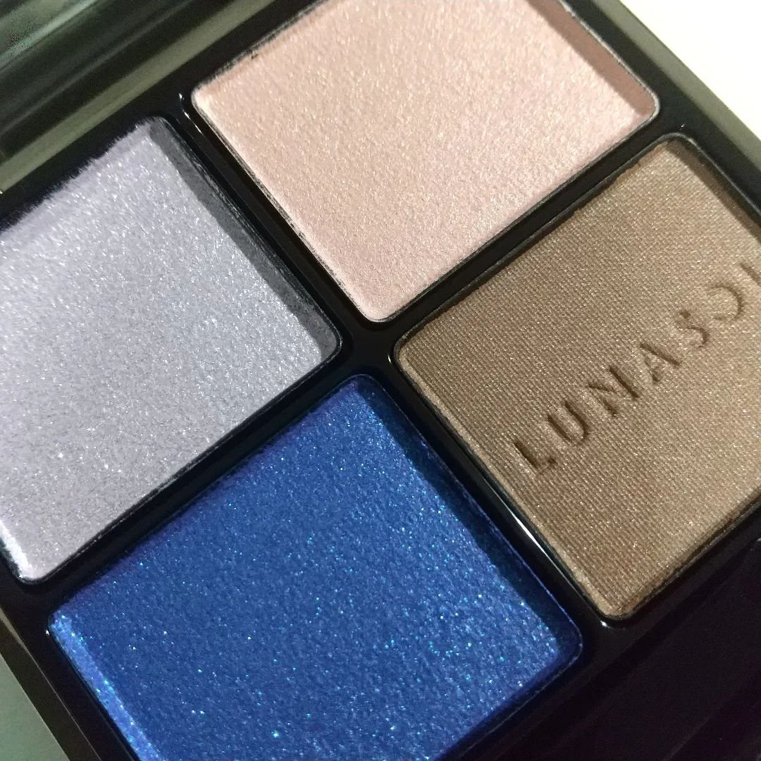 アイカラーレーション EX33 Galaxy Loop/LUNASOL/アイシャドウパレットを使ったクチコミ（3枚目）