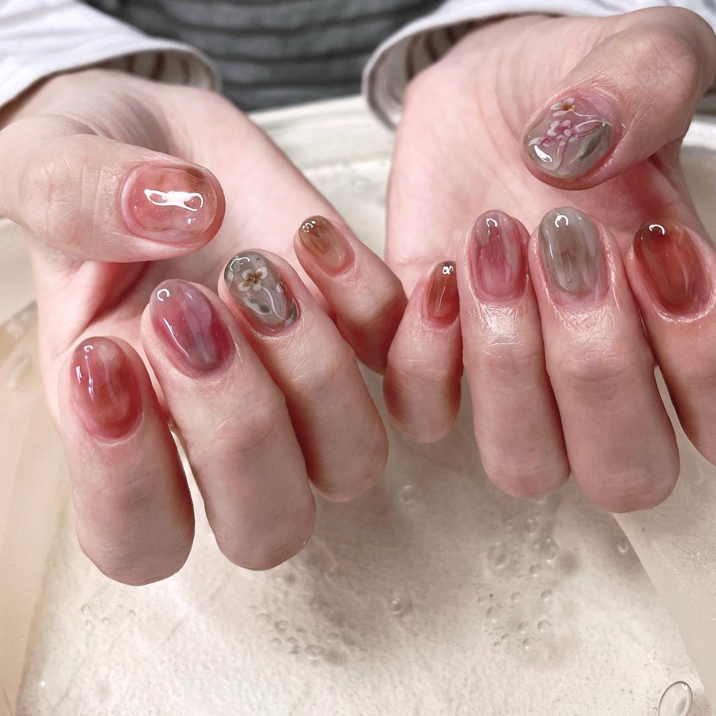 #秋ニュアンスネイル,#フラワーネイルのネイルデザイン