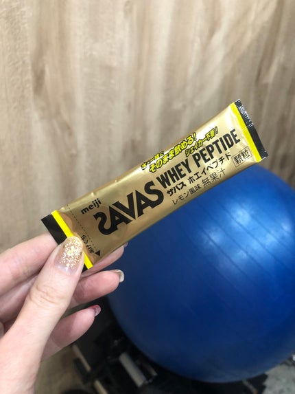 chicca 特殊メイクさんの偏愛美容 on LIPS 「お酒飲みながらアマゾンでお買い物してたら、よくわからないものが..」(2枚目)