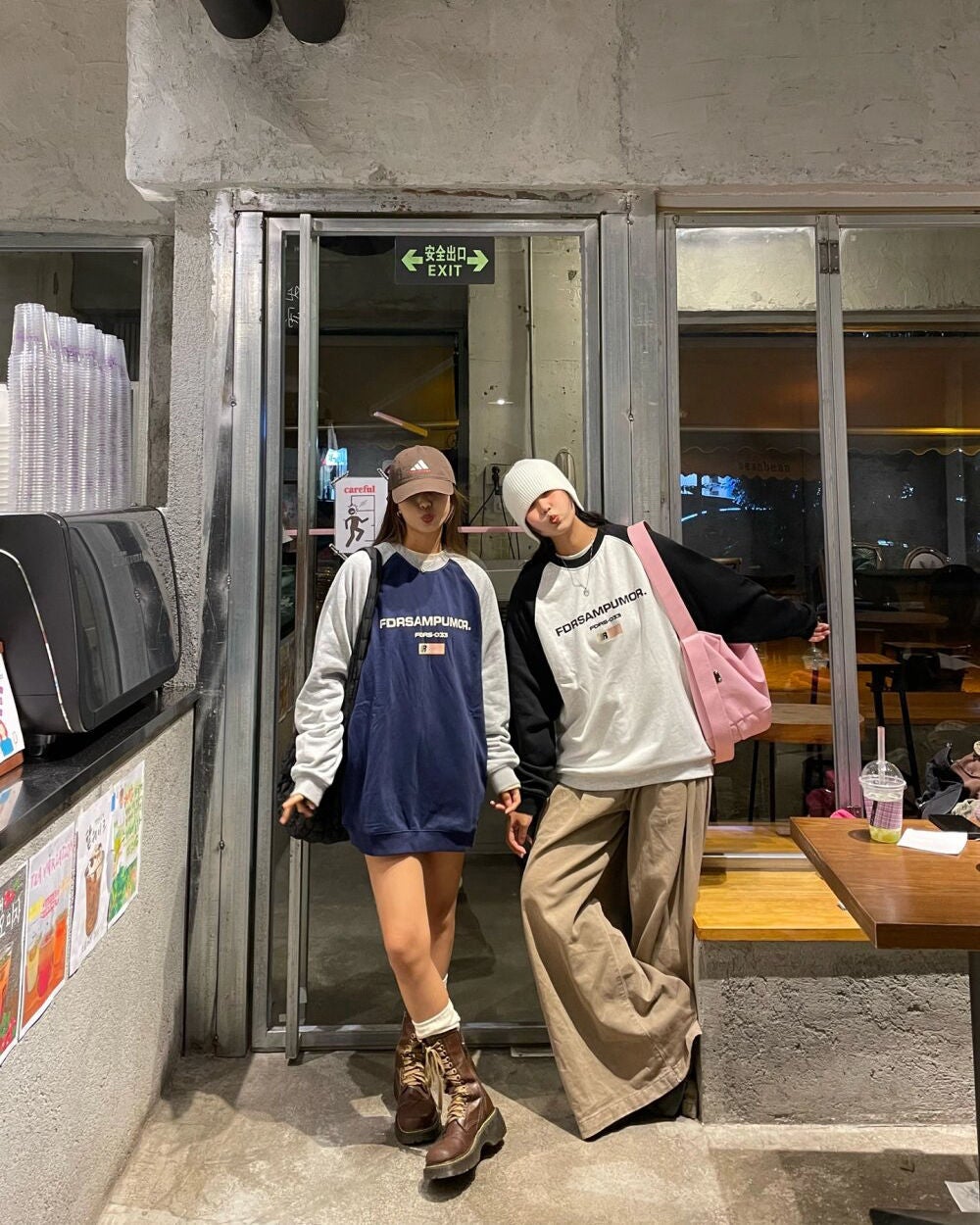 ひとみ on LIPS 「親友に会いました#コーデ#ファッション#ヴィンテージ雑貨#ギフ..」(3枚目)