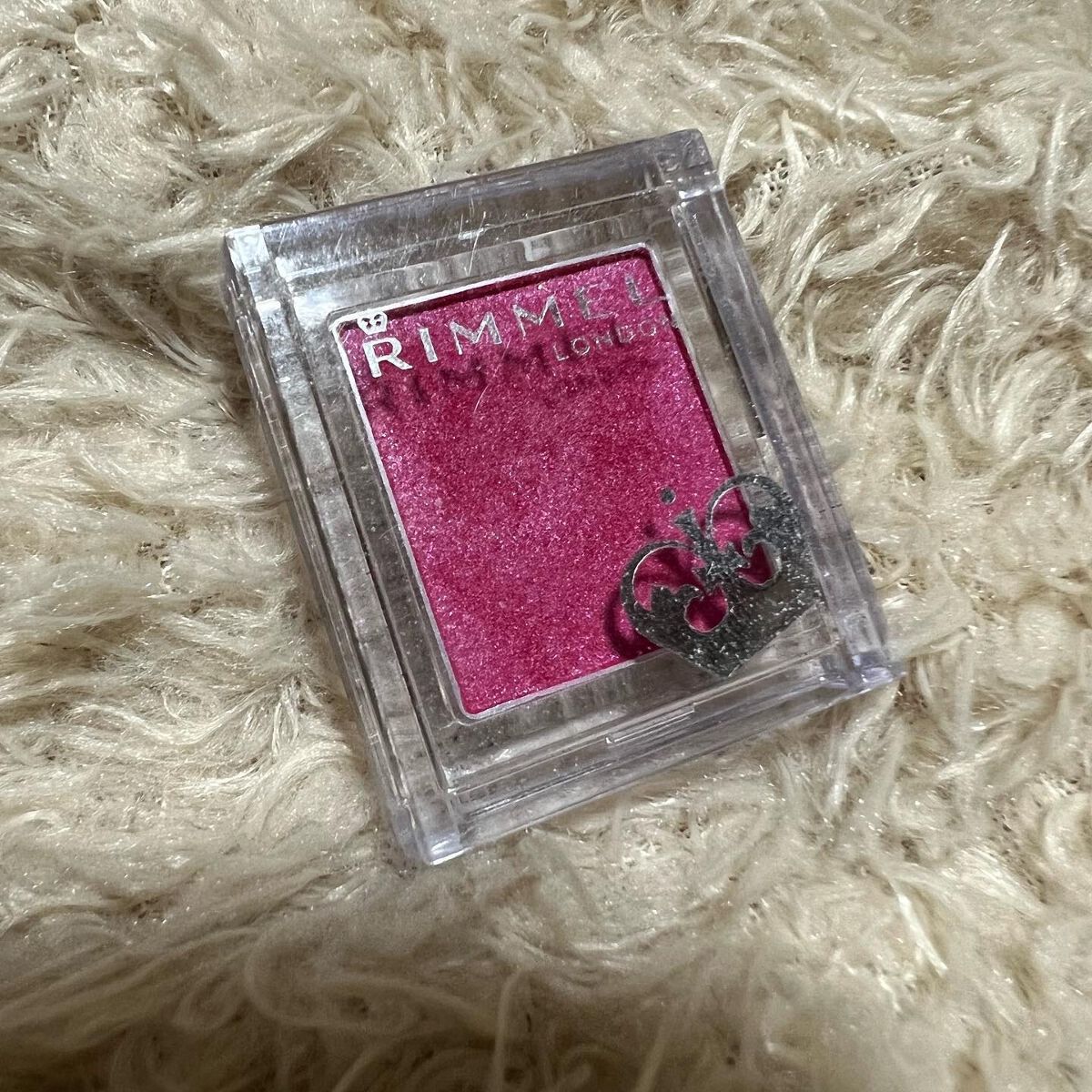 プリズム パウダーアイカラー/リンメル ロンドン/単色アイシャドウを使ったクチコミ(1枚目)