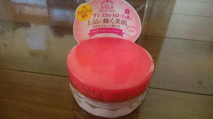 ボディパフパウダーN プリズムパール(サラ スウィートローズの香り)/SALA/ボディパウダーを使ったクチコミ(1枚目)