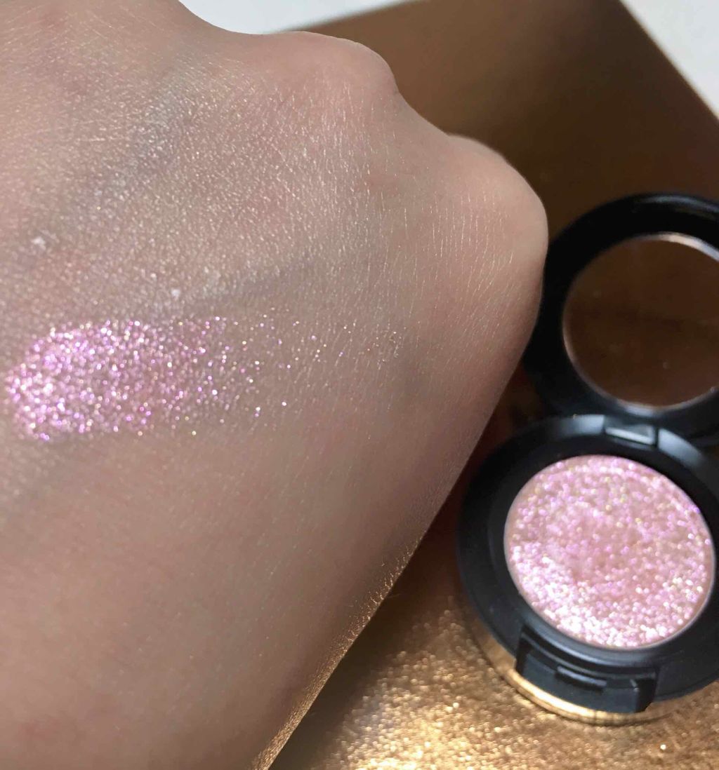 ダズルシャドウ/M・A・C/単色アイシャドウを使ったクチコミ（3枚目）