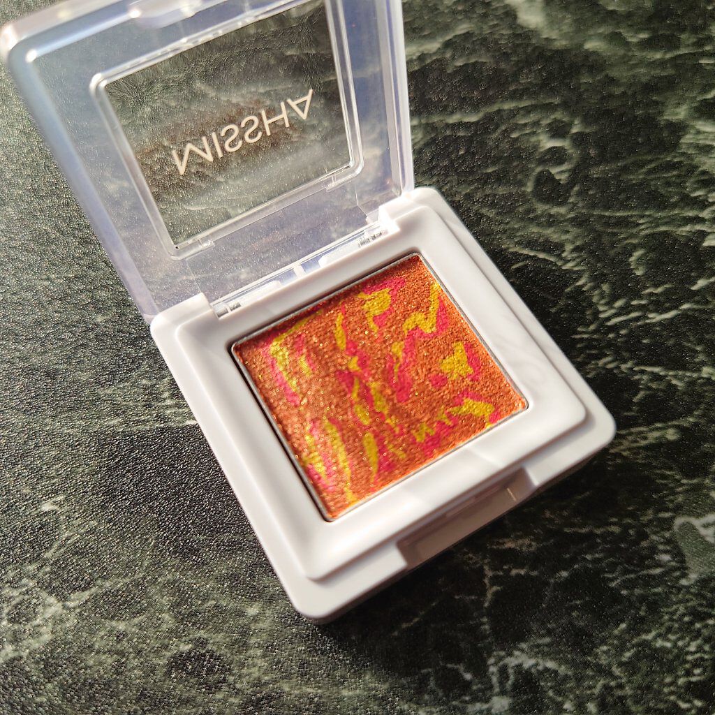 グリッタープリズム シャドウ マーブル グリッタープリズム シャドウ マーブル GOR02/MISSHA/単色アイシャドウを使ったクチコミ（2枚目）